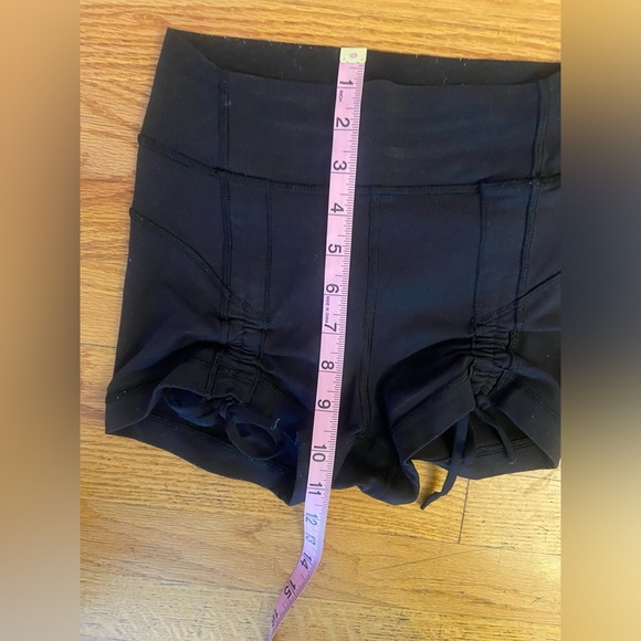 lululemon athletica Shorts - Picture 7 of 8